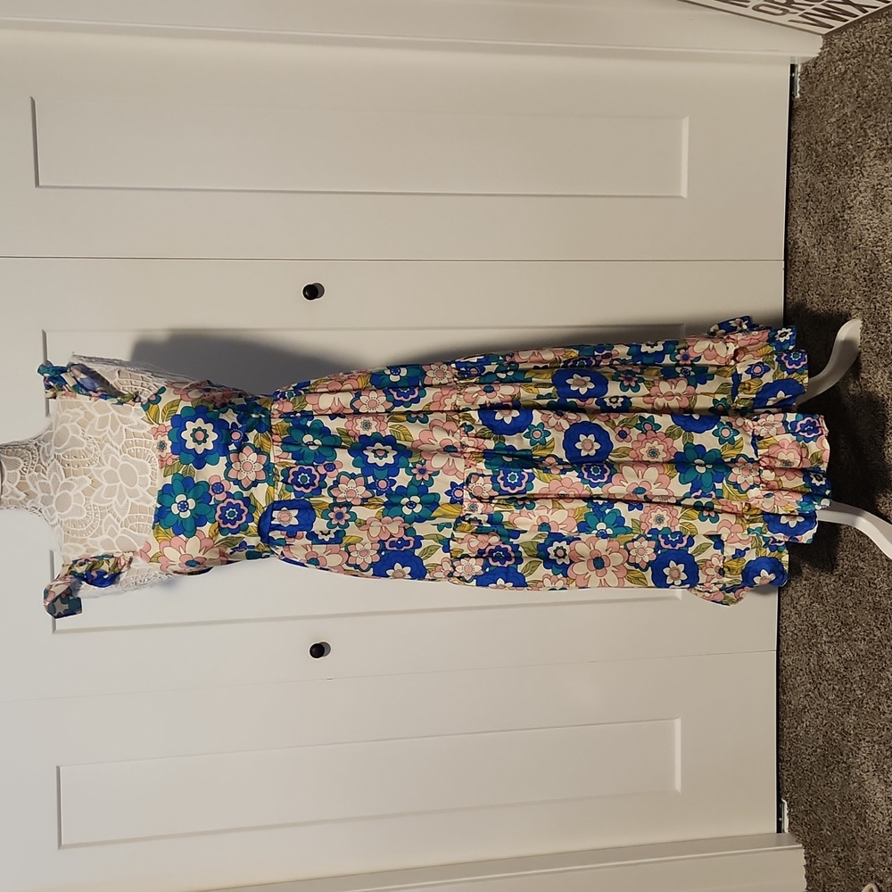 Fore Floral Dress Size: M Worn Once
